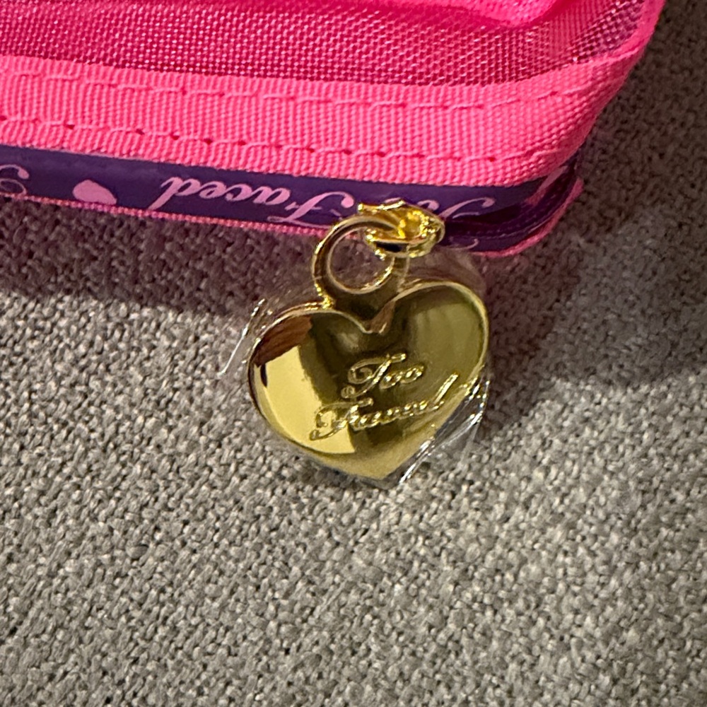 Too Faced Pink Beauty Essentials Set - Picture 6 of 6